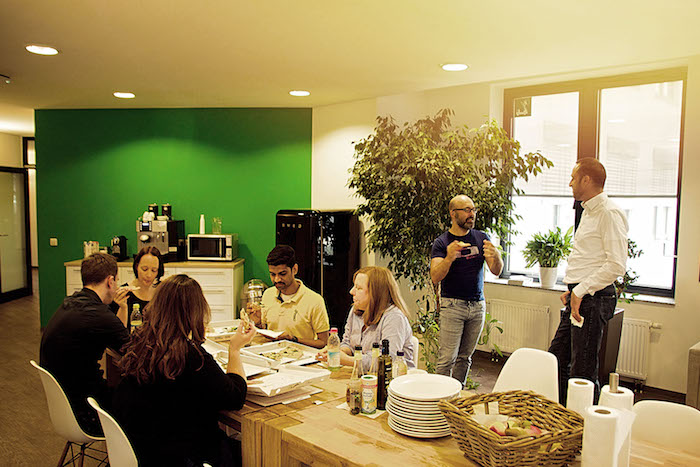 Neos IT Services, Arbeitsumgebung, Küche