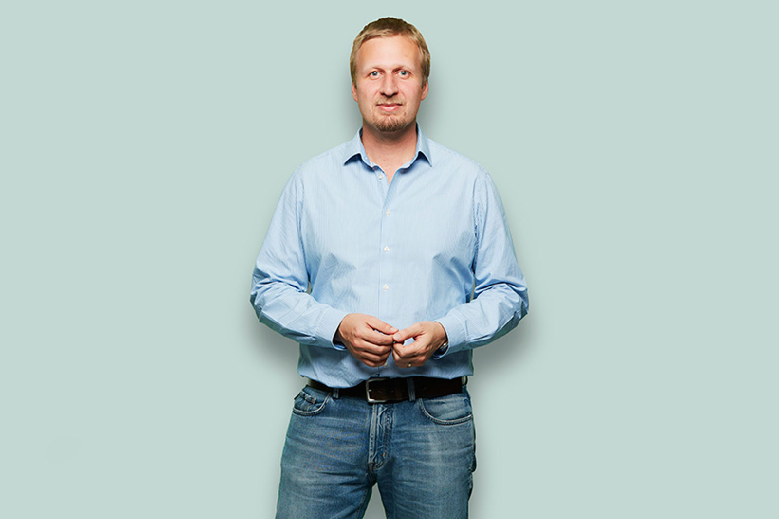 Neos Employee 10 Neos Employee 10